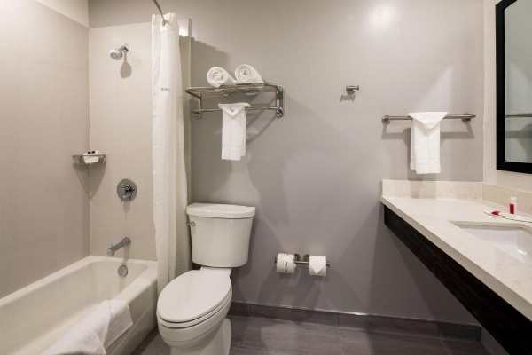 Travelodge by Wyndham LAX image 24